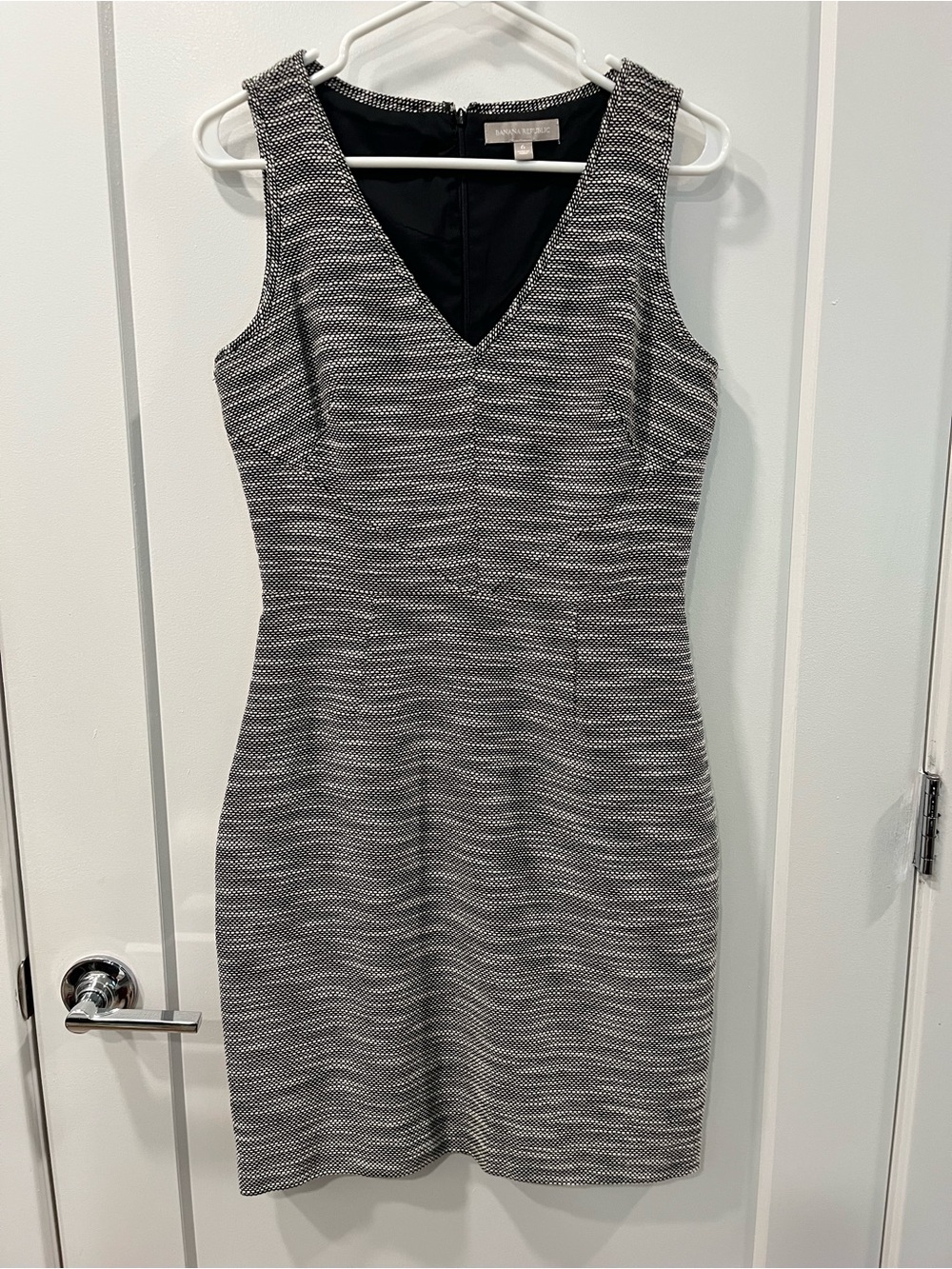 Ann Taylor Sleeveless V-Neck Sheath Dress